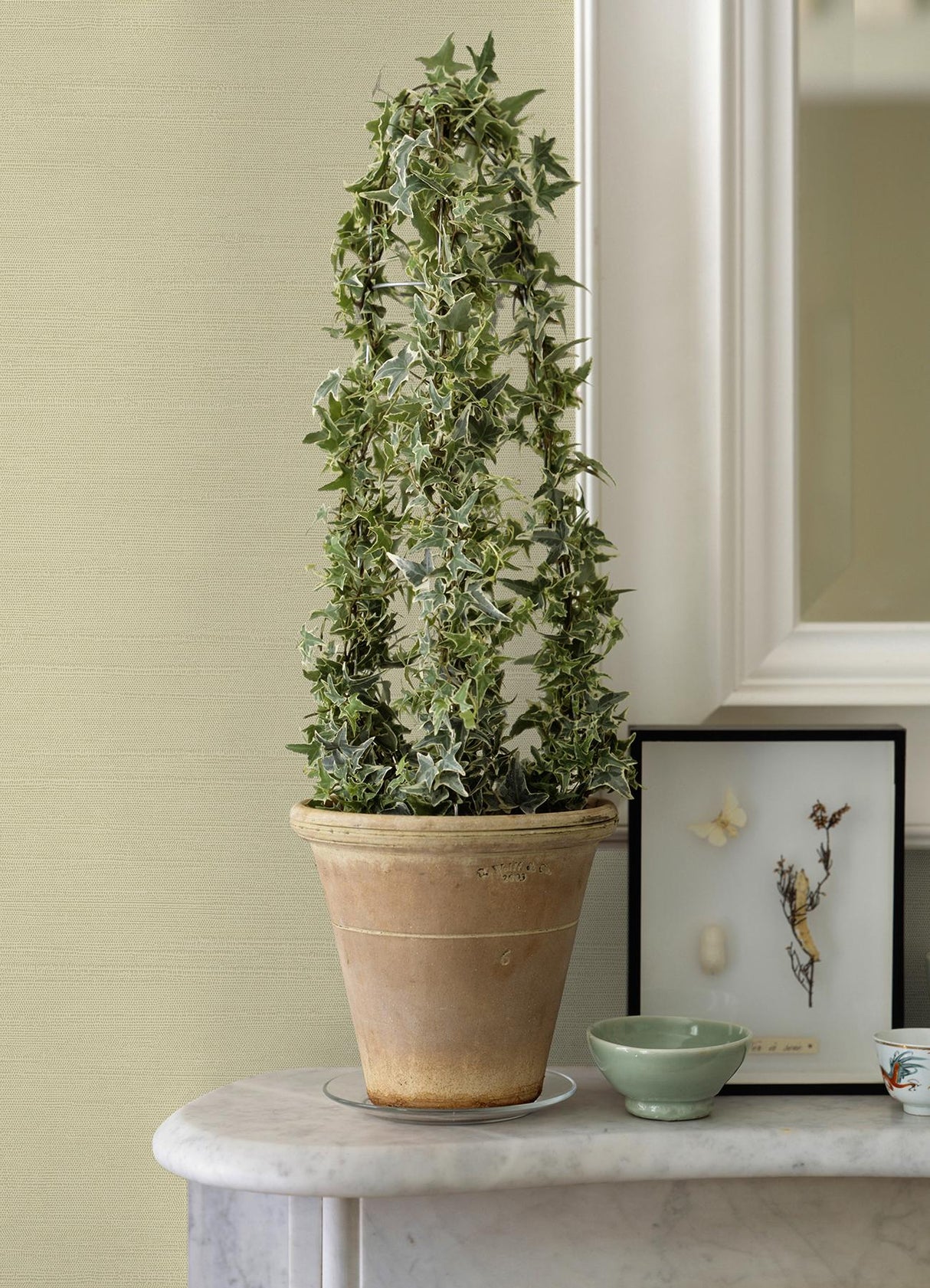 York Aida Light Yellow Horizontal Silk Wallpaper
