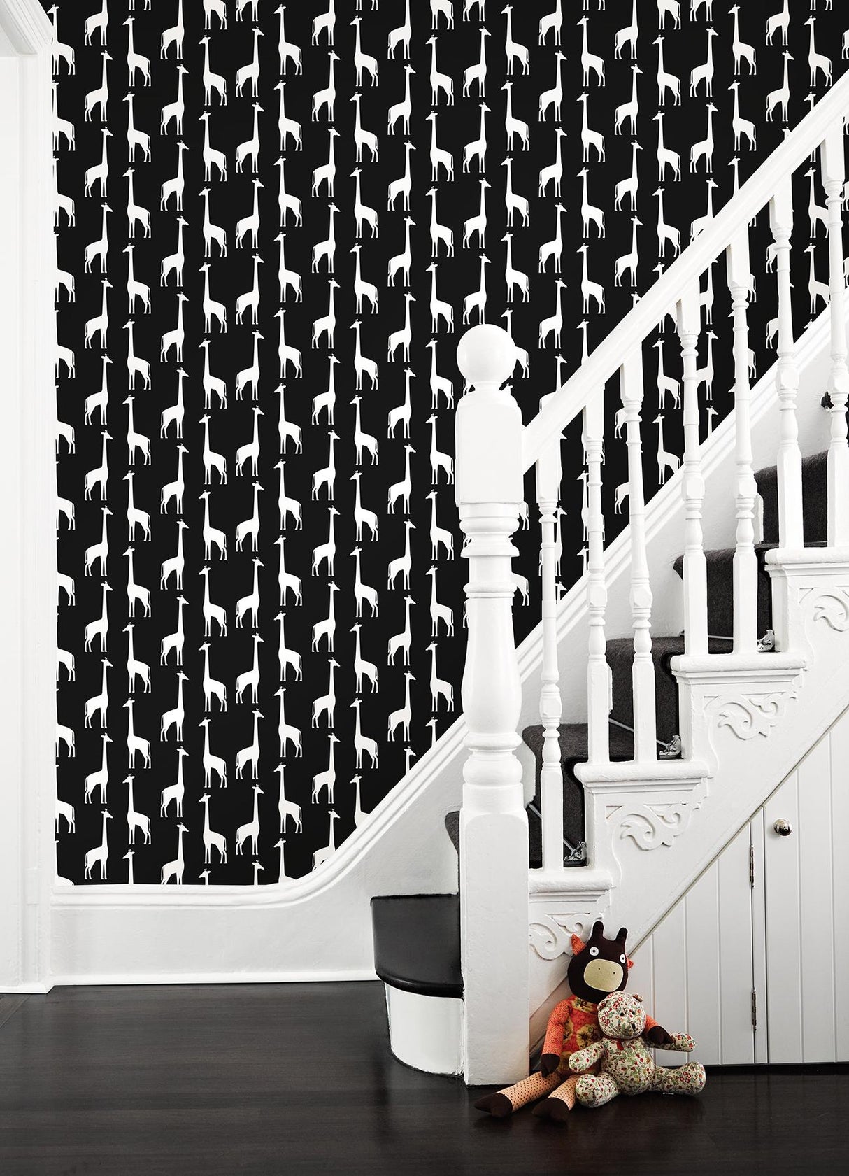 York Vivi Black Giraffe Wallpaper