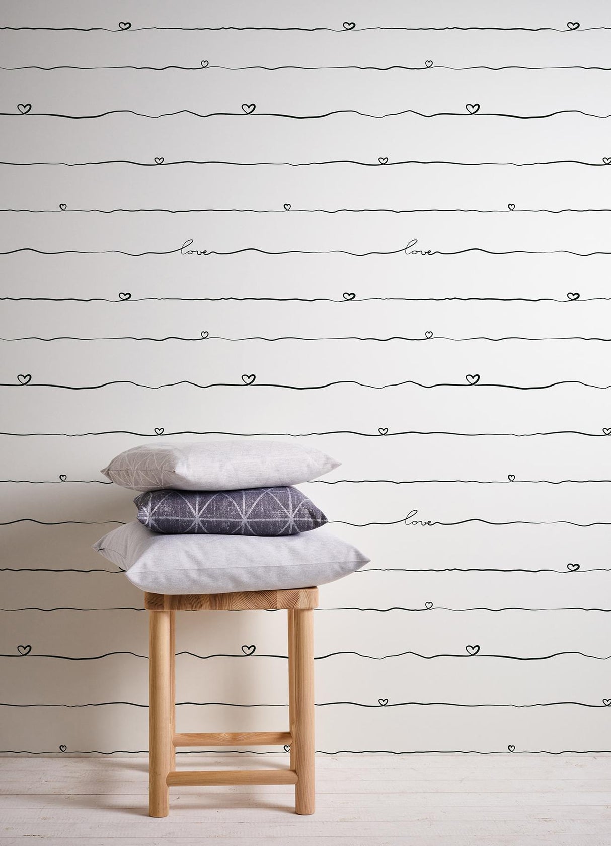 York Love & Hearts Black Script Wallpaper