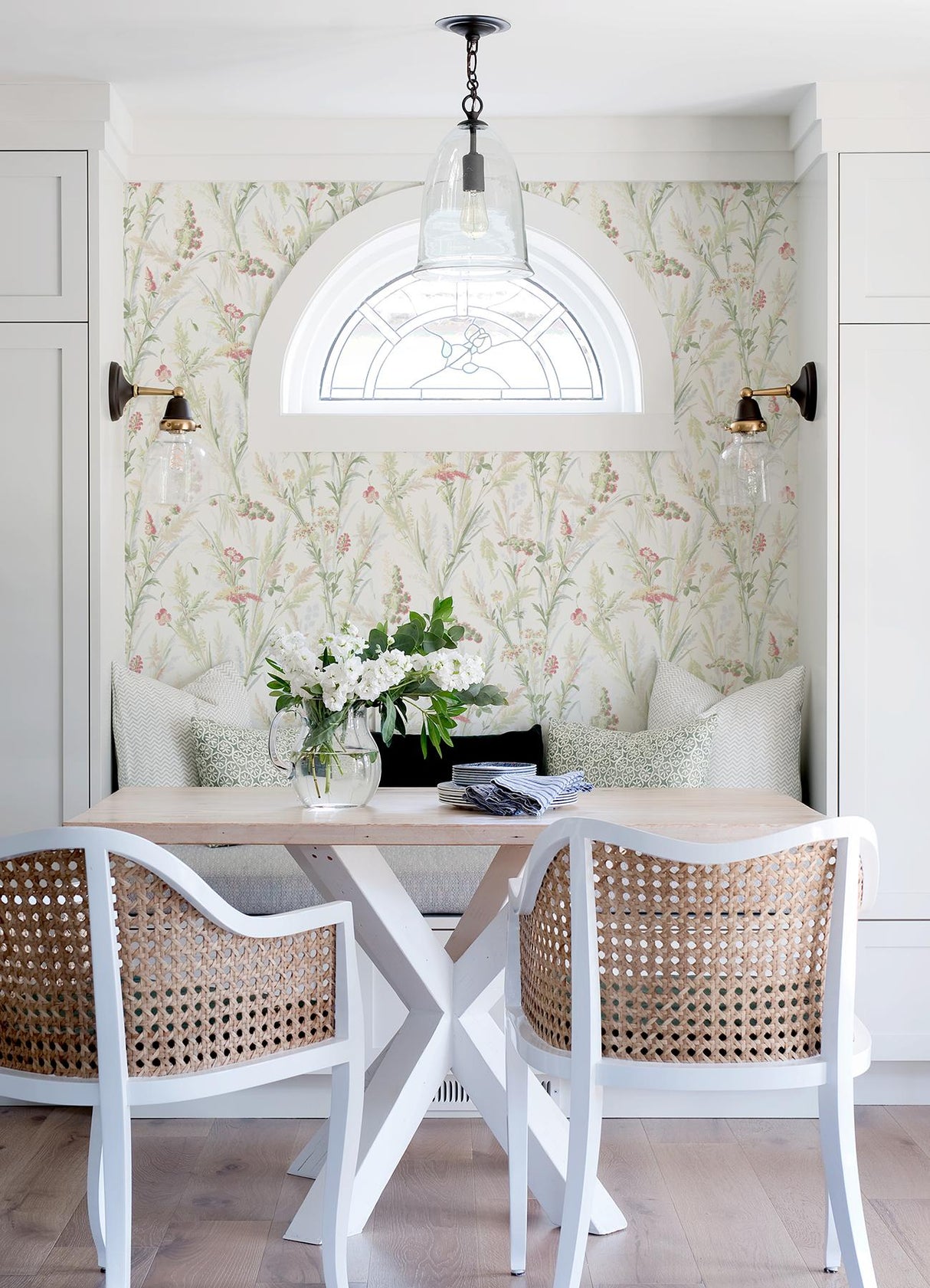 York Hillaire Green Meadow Wallpaper
