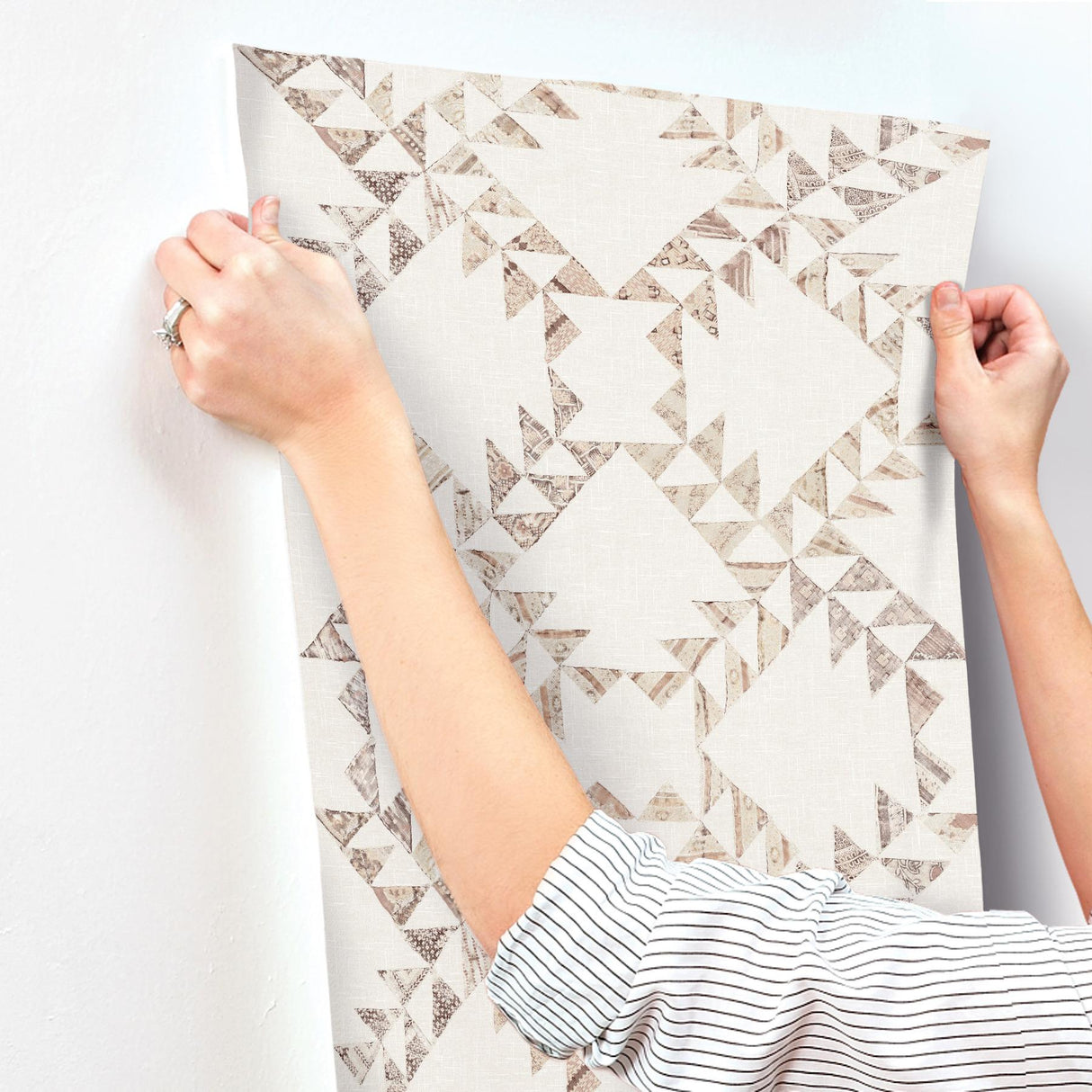 York Scrap Quilt Brown Wallpaper