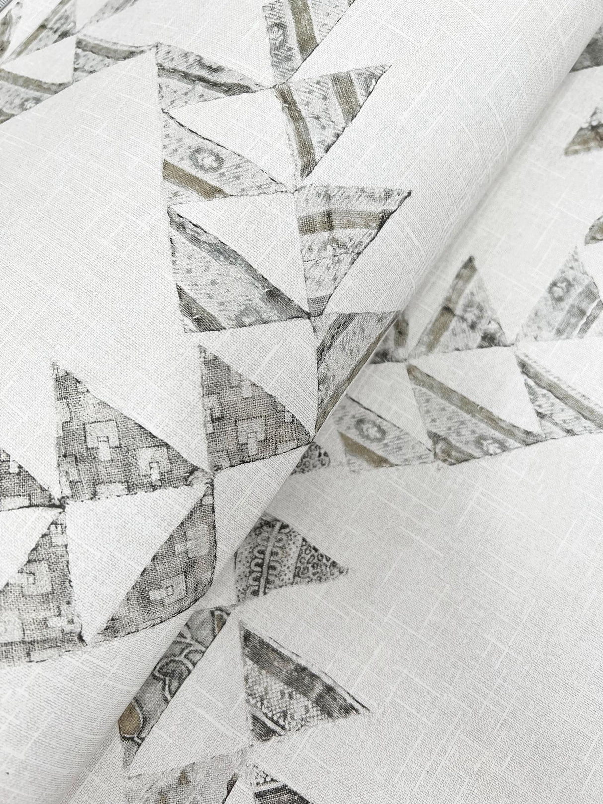York Scrap Quilt Grey Wallpaper