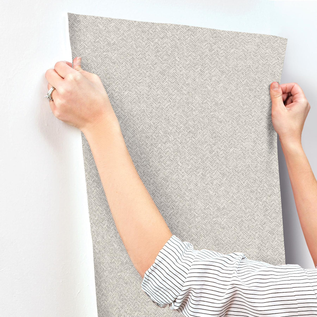 York Woven Basket Light Grey Wallpaper