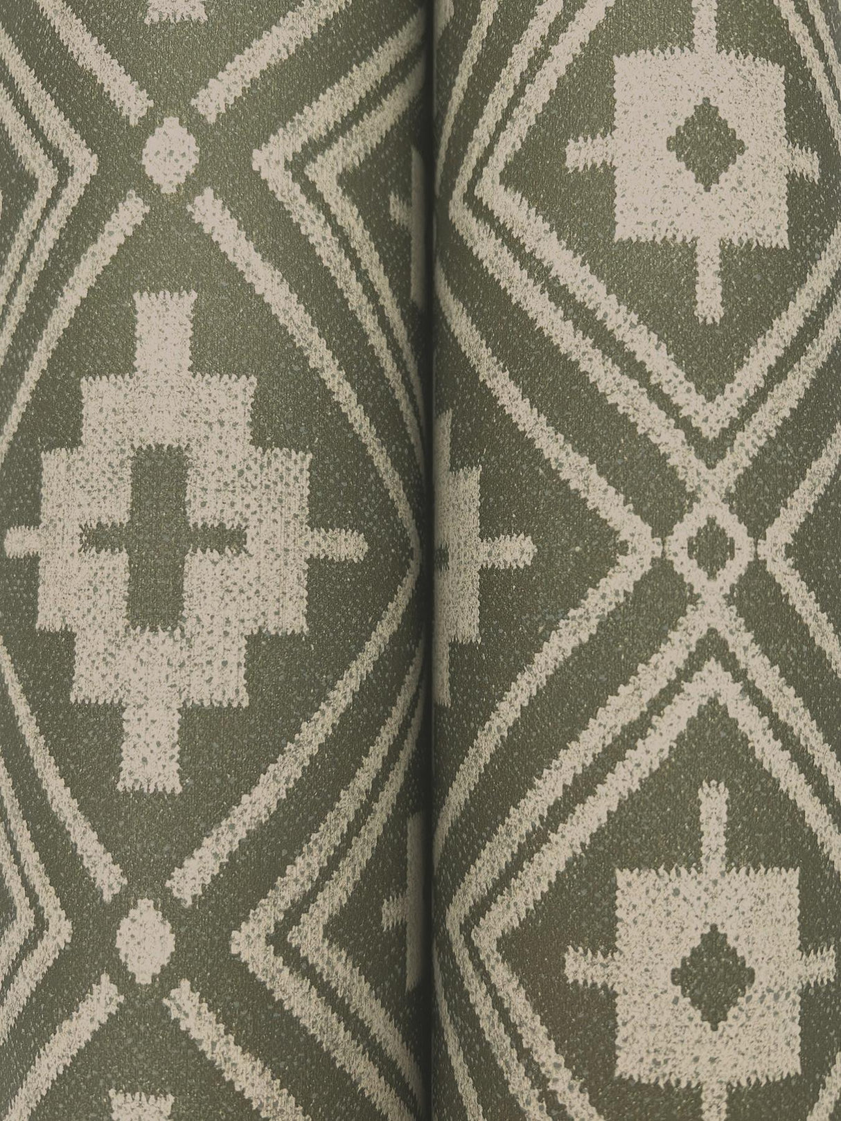 York Camp Blanket Green Wallpaper