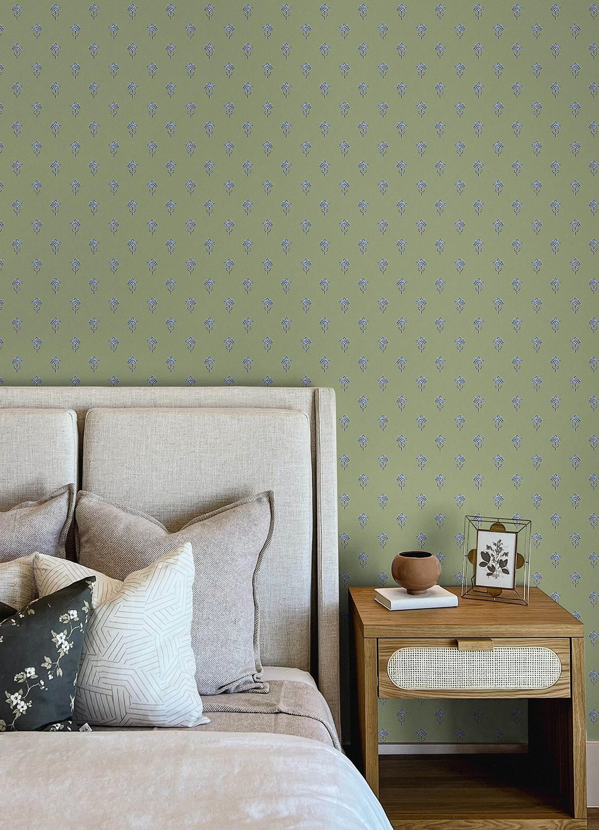 York Surdiva Green Floral Fan Wallpaper