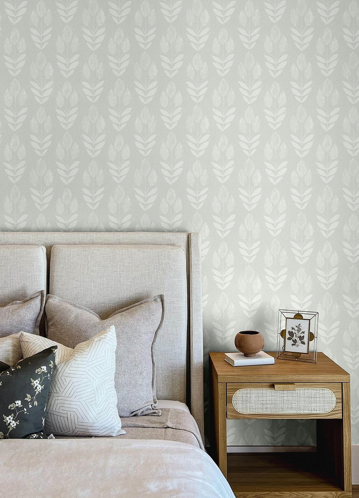 York Garland Aqua Block Tulip Wallpaper