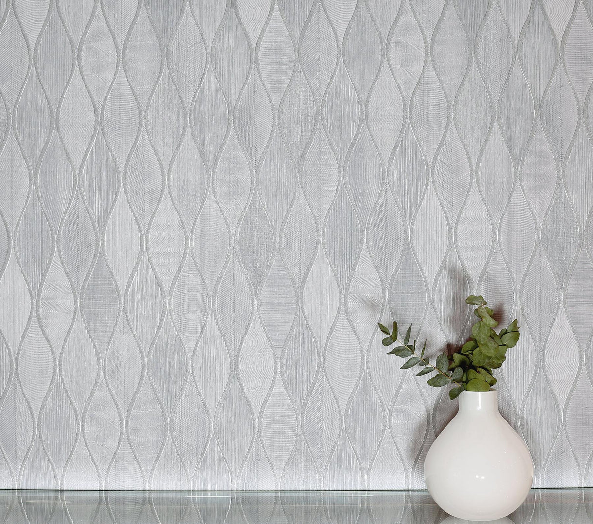 York Mattais Silver Ogee Wallpaper