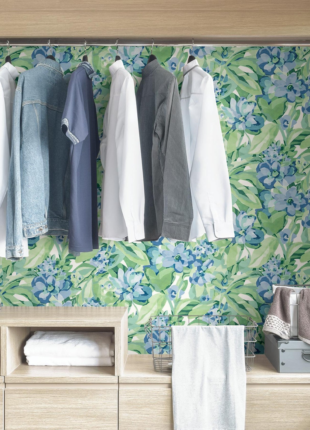 York Heather Belles Fleurs Peel & Stick Wallpaper
