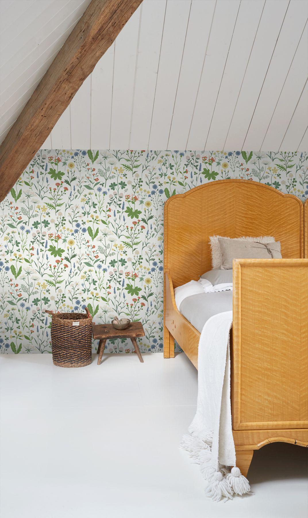 York Fiore Green Wildflowers Wallpaper