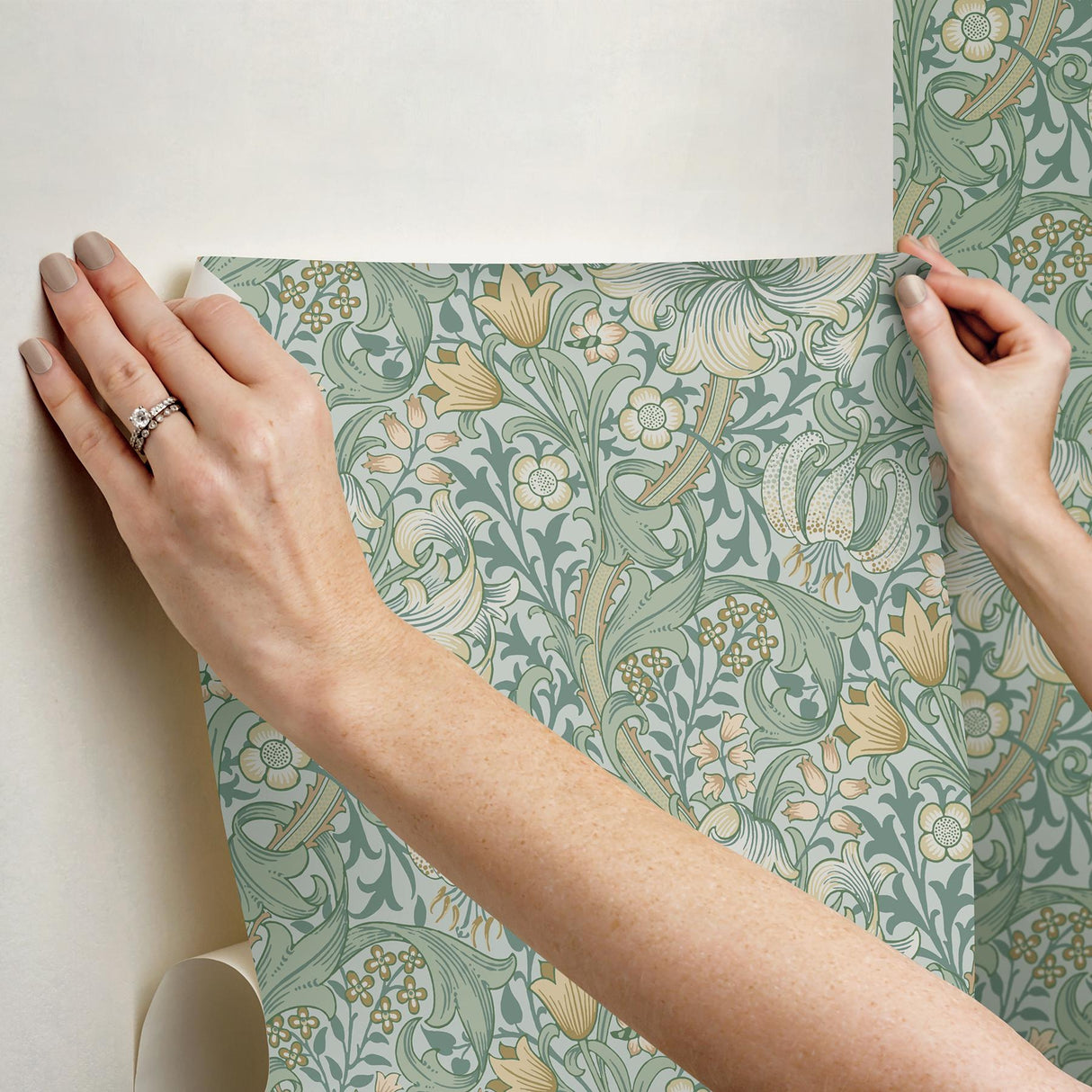 York Golden Lily Sea Glass Peel and Stick Wallpaper