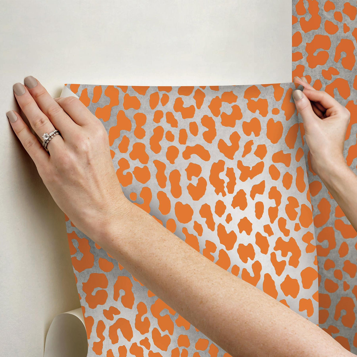 York RuLeopard l'Orange Peel & Stick Wallpaper