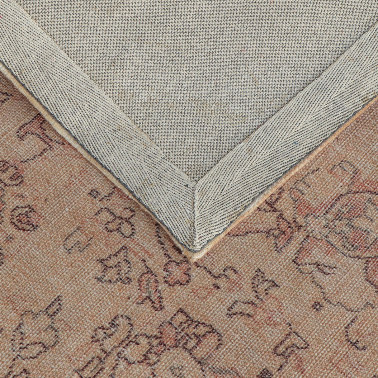 TOV Eden Area Rug 5' x 7'