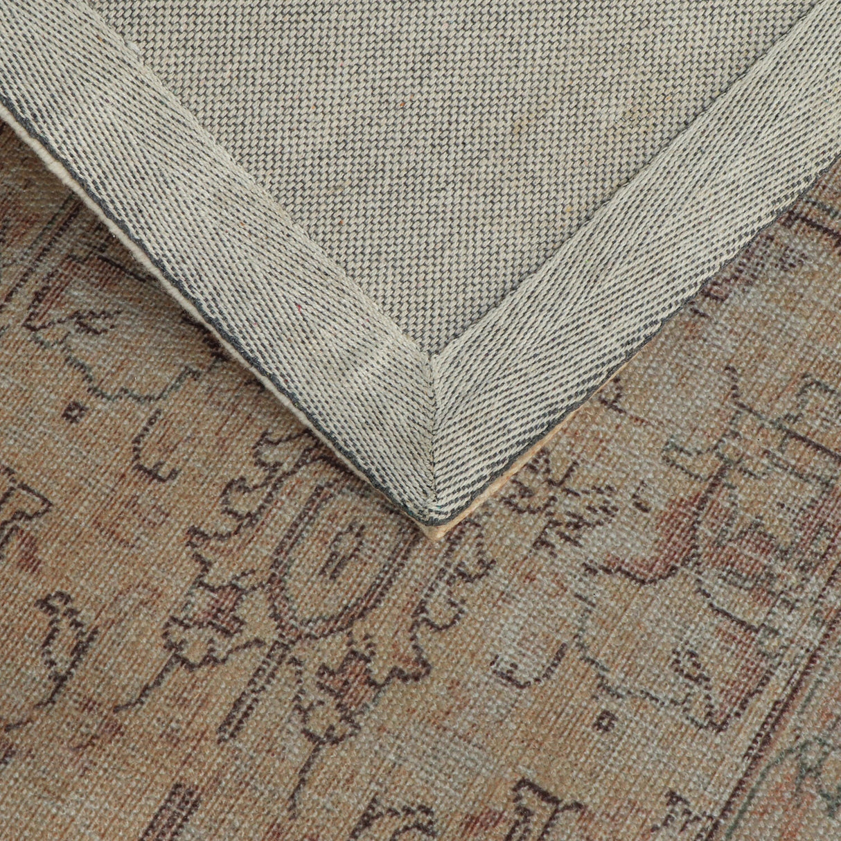 TOV Eden Area Rug 2'6" x 8'