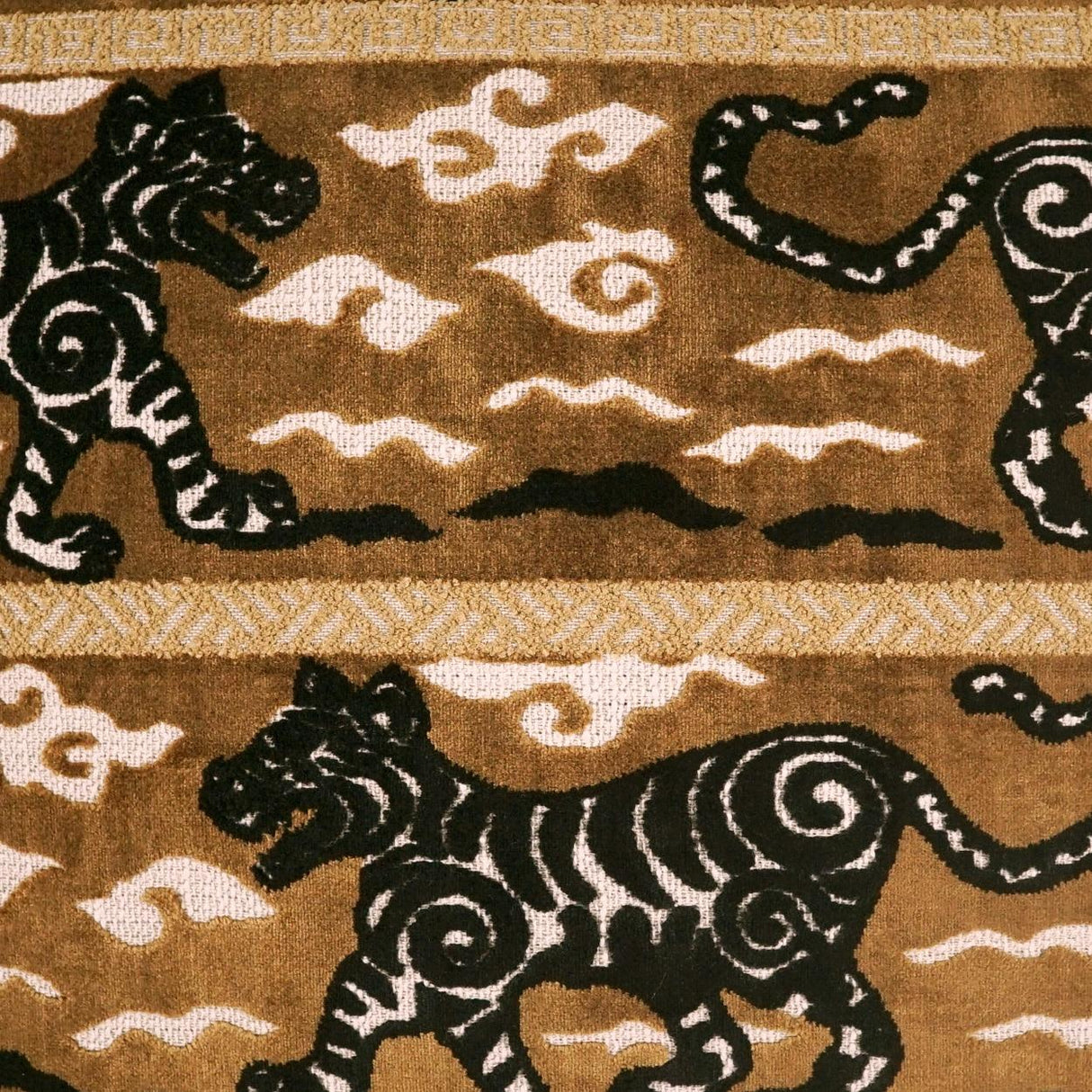 D.V. Kap Home Katana Topaz 24" x 24" Pillow