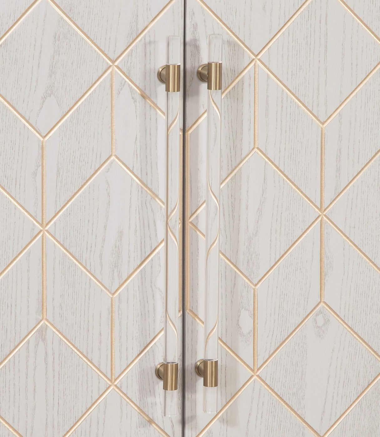 Bassett White Perrine White Bar Cabinet