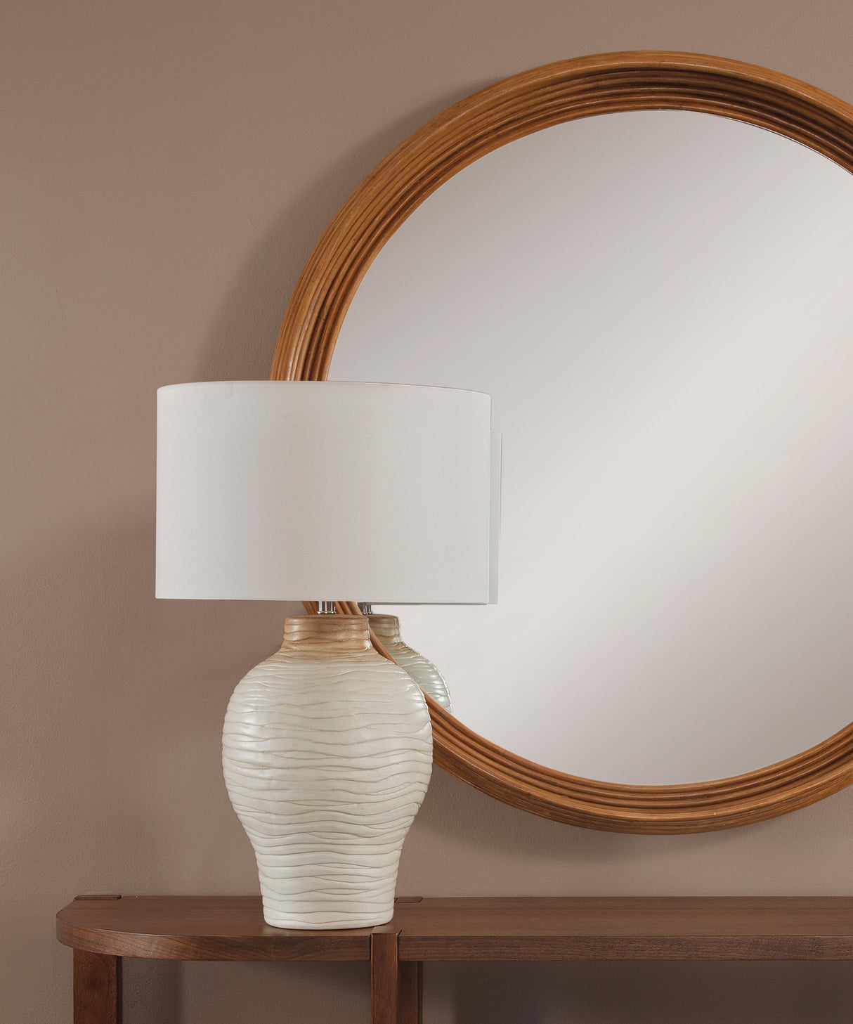 Bassett Cream Gala Table Lamp