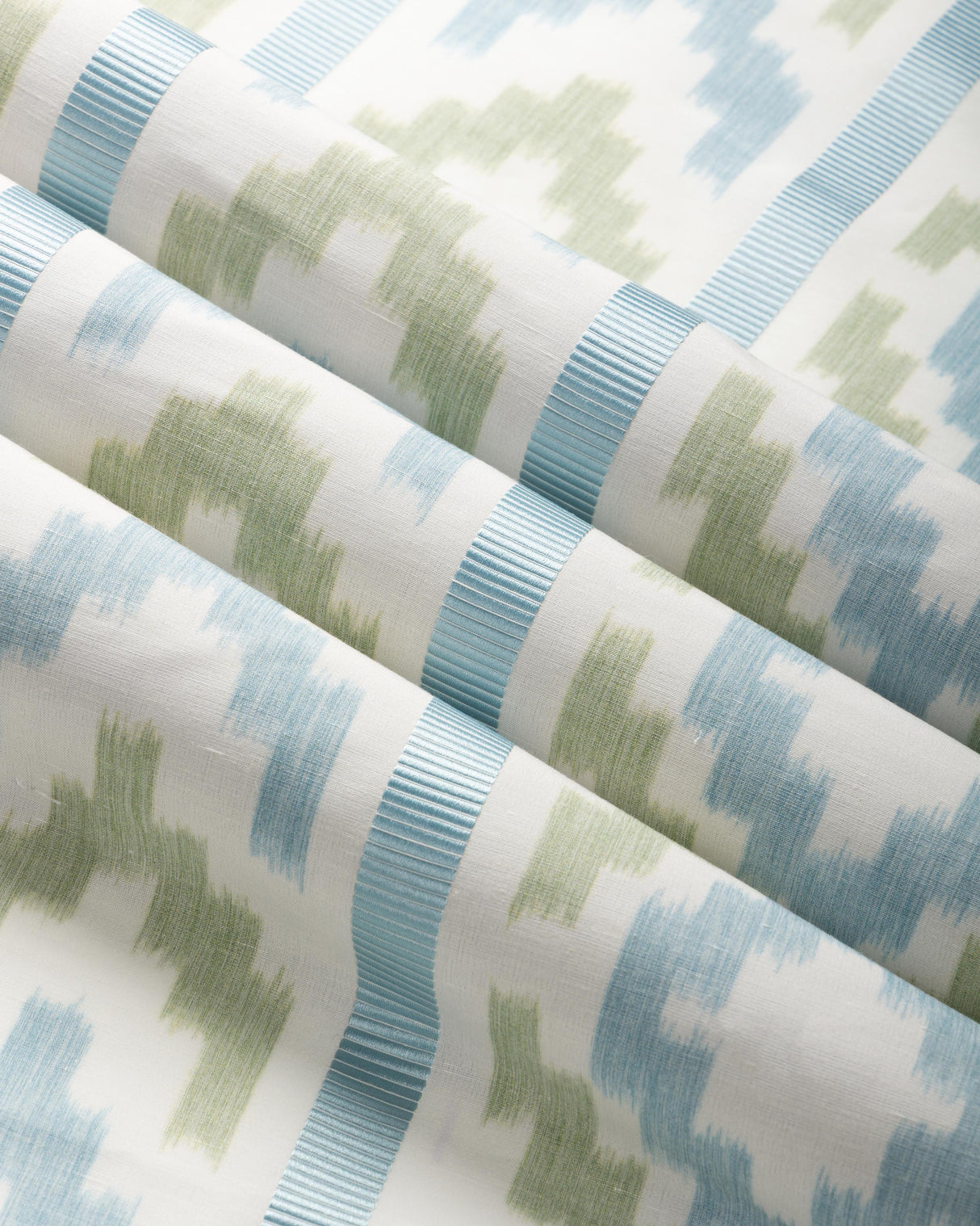 Brunschwig & Fils SARLAT WARP PRINT MARINE Fabric