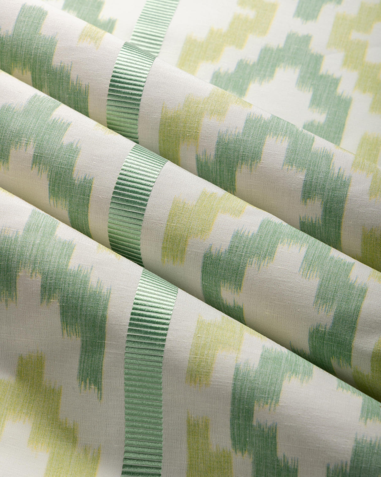 Brunschwig & Fils SARLAT WARP PRINT VERT Fabric