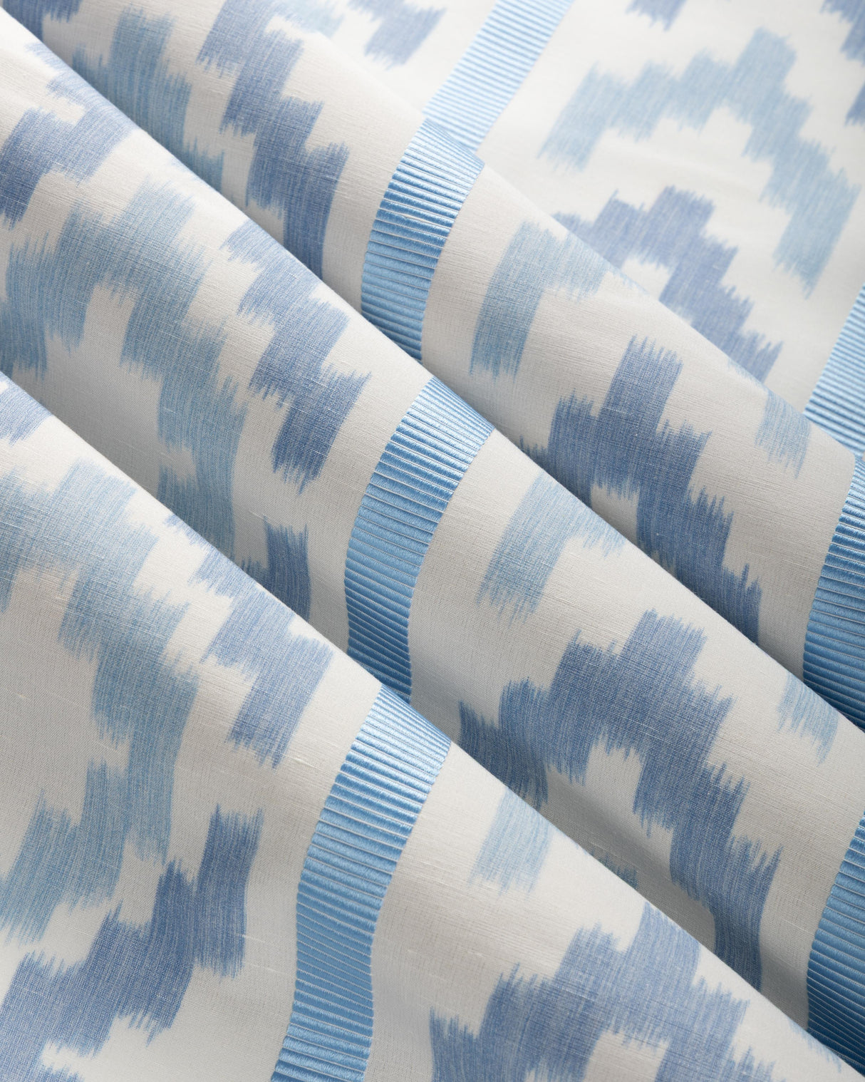 Brunschwig & Fils SARLAT WARP PRINT BLUE Fabric