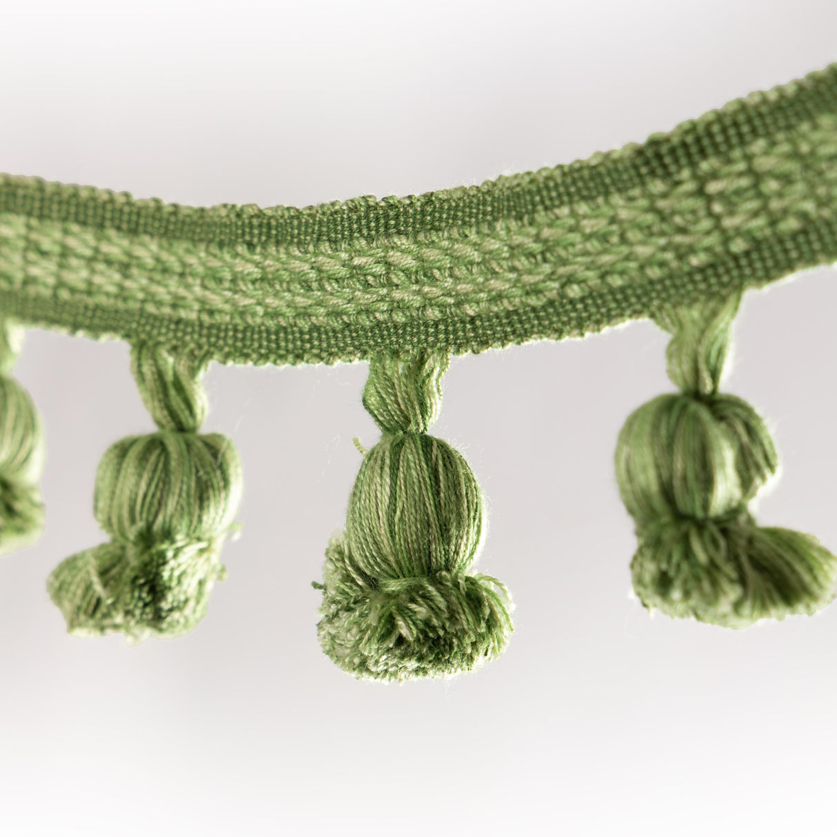 Brunschwig & Fils MONTCEL POM FRINGE GREEN Trim