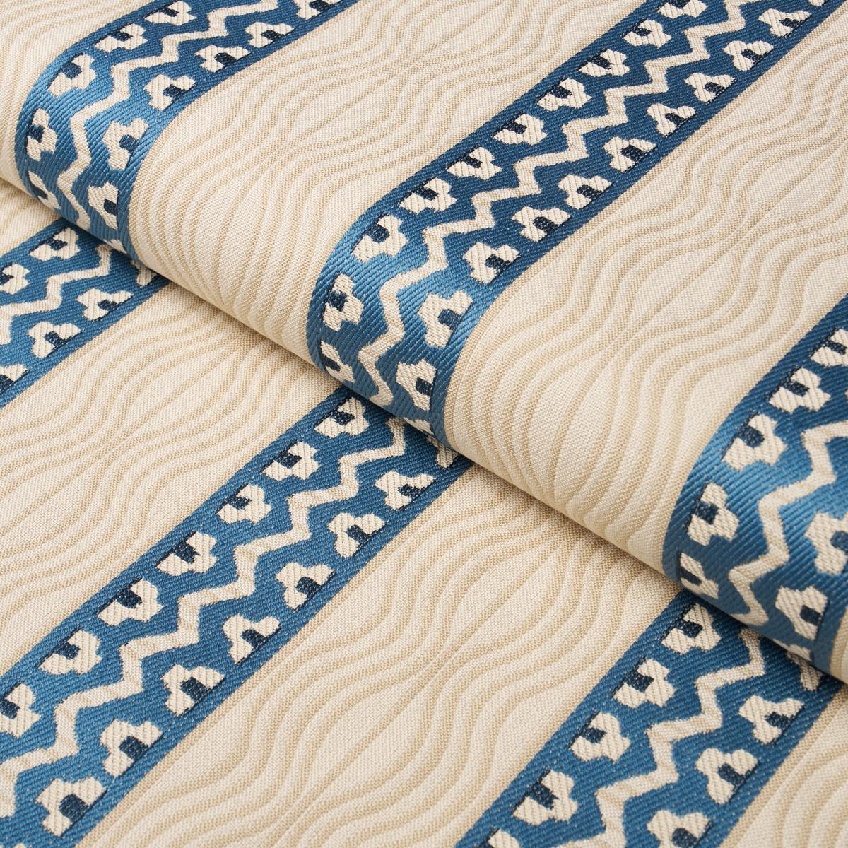 Schumacher Crème Anglaise English Cream/Denim Blue Fabric