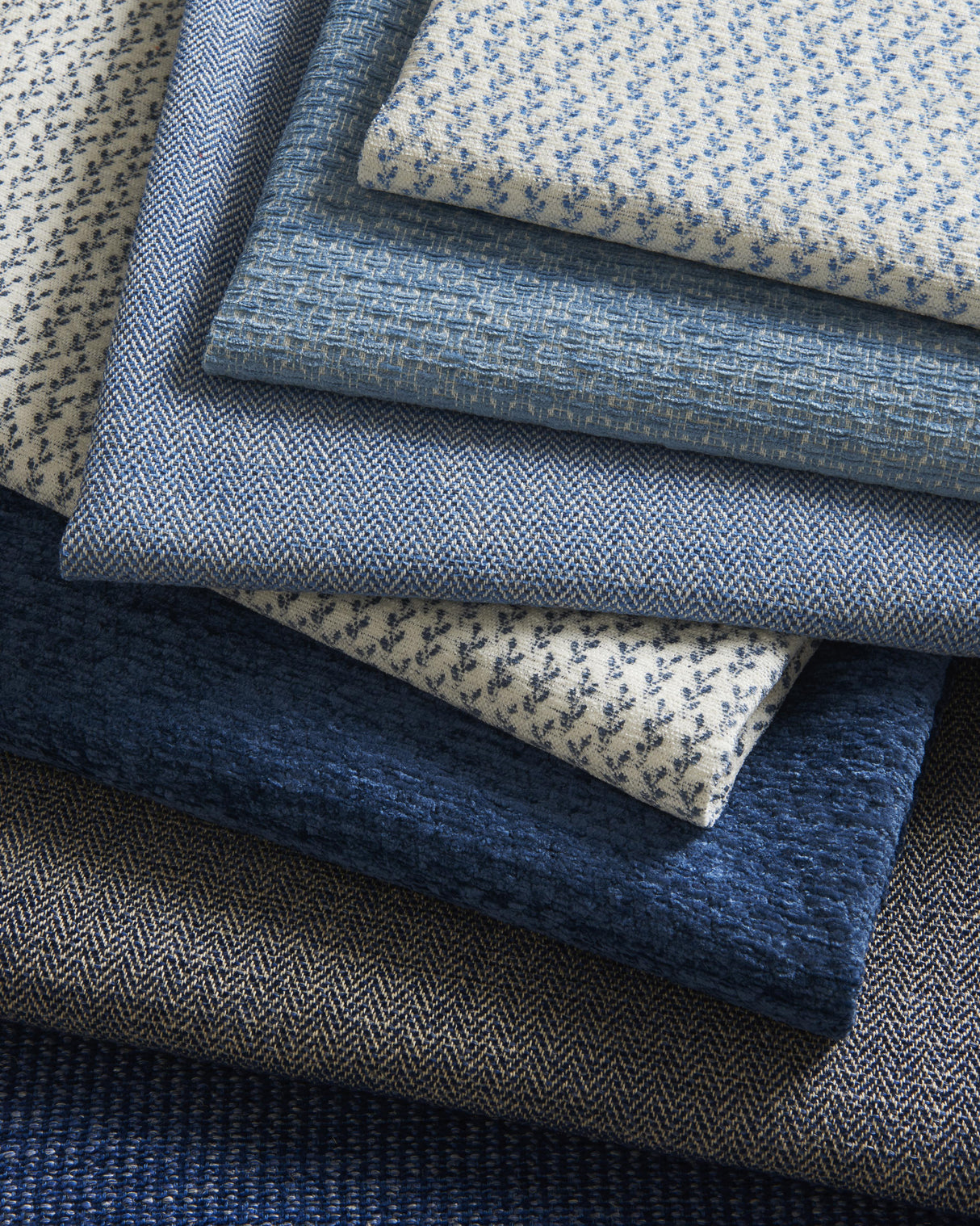 Brunschwig & Fils CHALAIS TEXTURE NAVY Upholstery Fabric