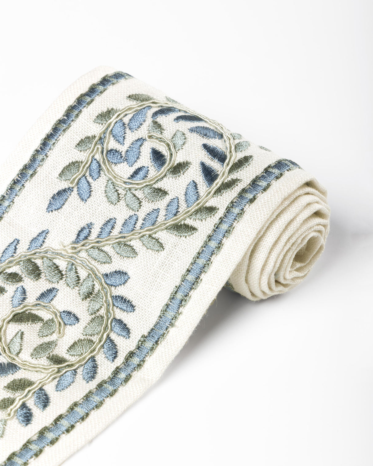 Lee Jofa LANGTON EMB TAPE HORIZON Trim