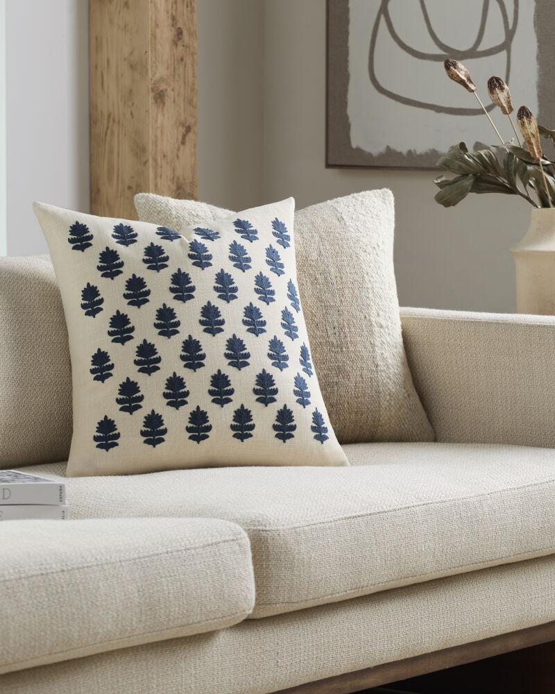 Livabliss Navine NVNE-001 18"L x 18"W Pillow