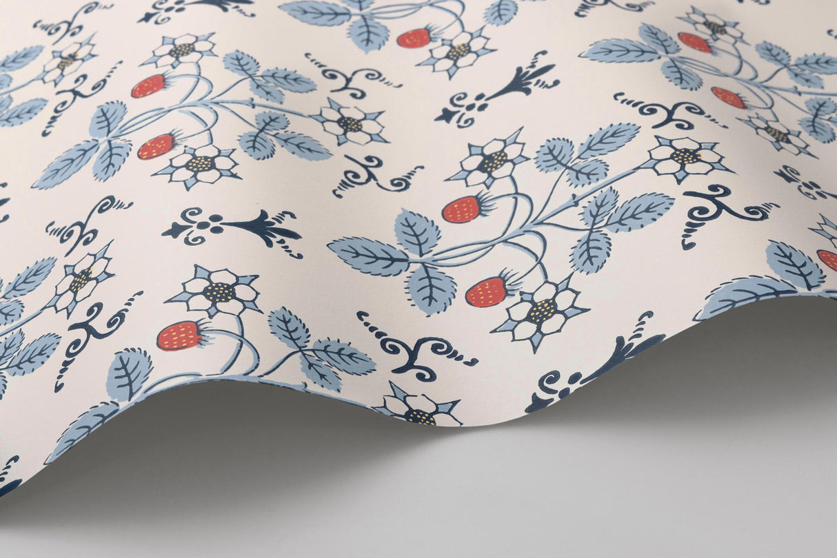Cole & Son STRAWBERRY BLUE/CREAM Wallpaper