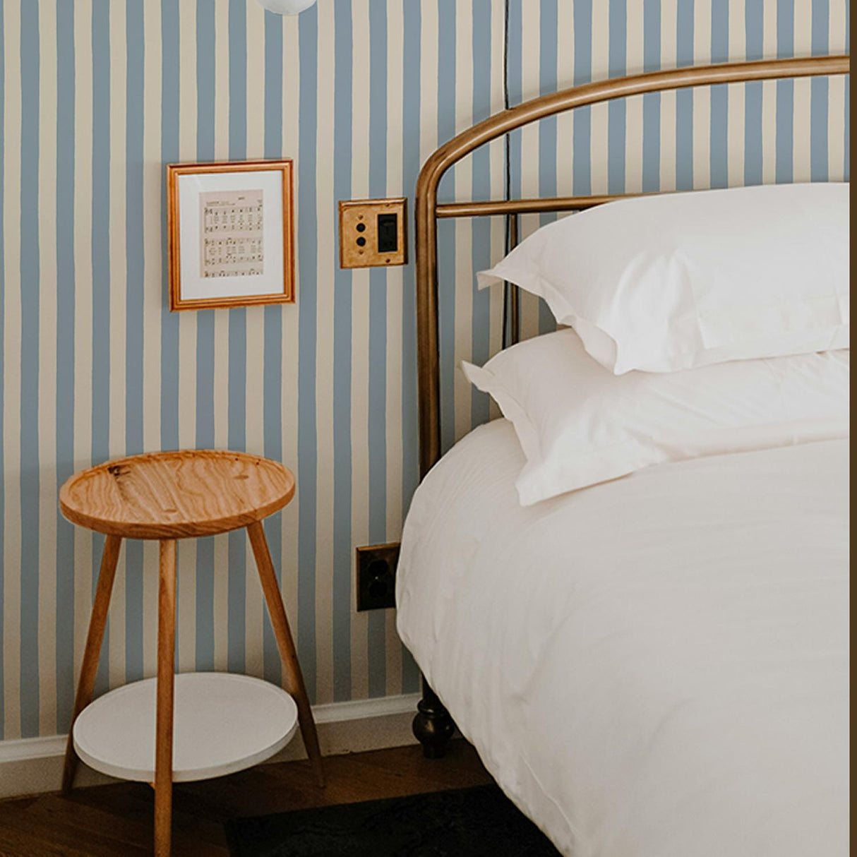 Kravet MEDIUM HAND PAINTED STRIPE 02 Wallpaper