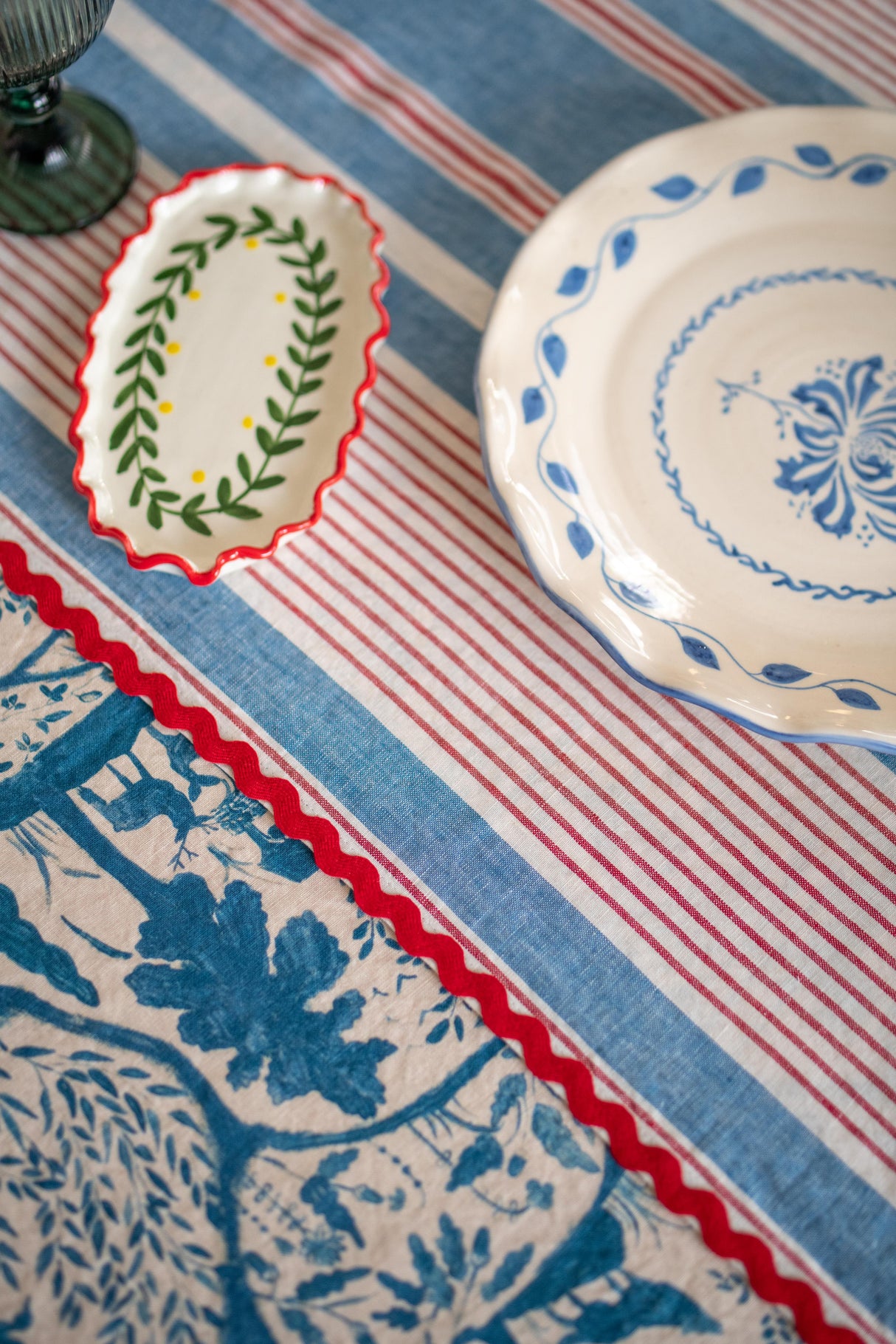 MindTheGap NOCHRICH TABLE RUNNER 45" x 250" Tabletop