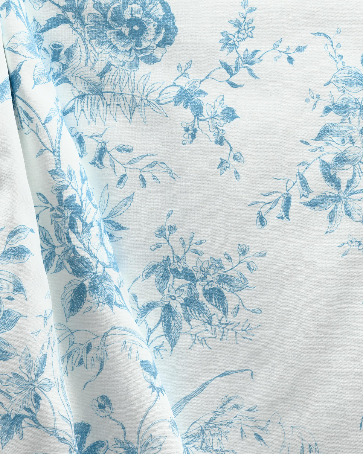 Lee Jofa TEA ROSE TOILE BLUE Fabric