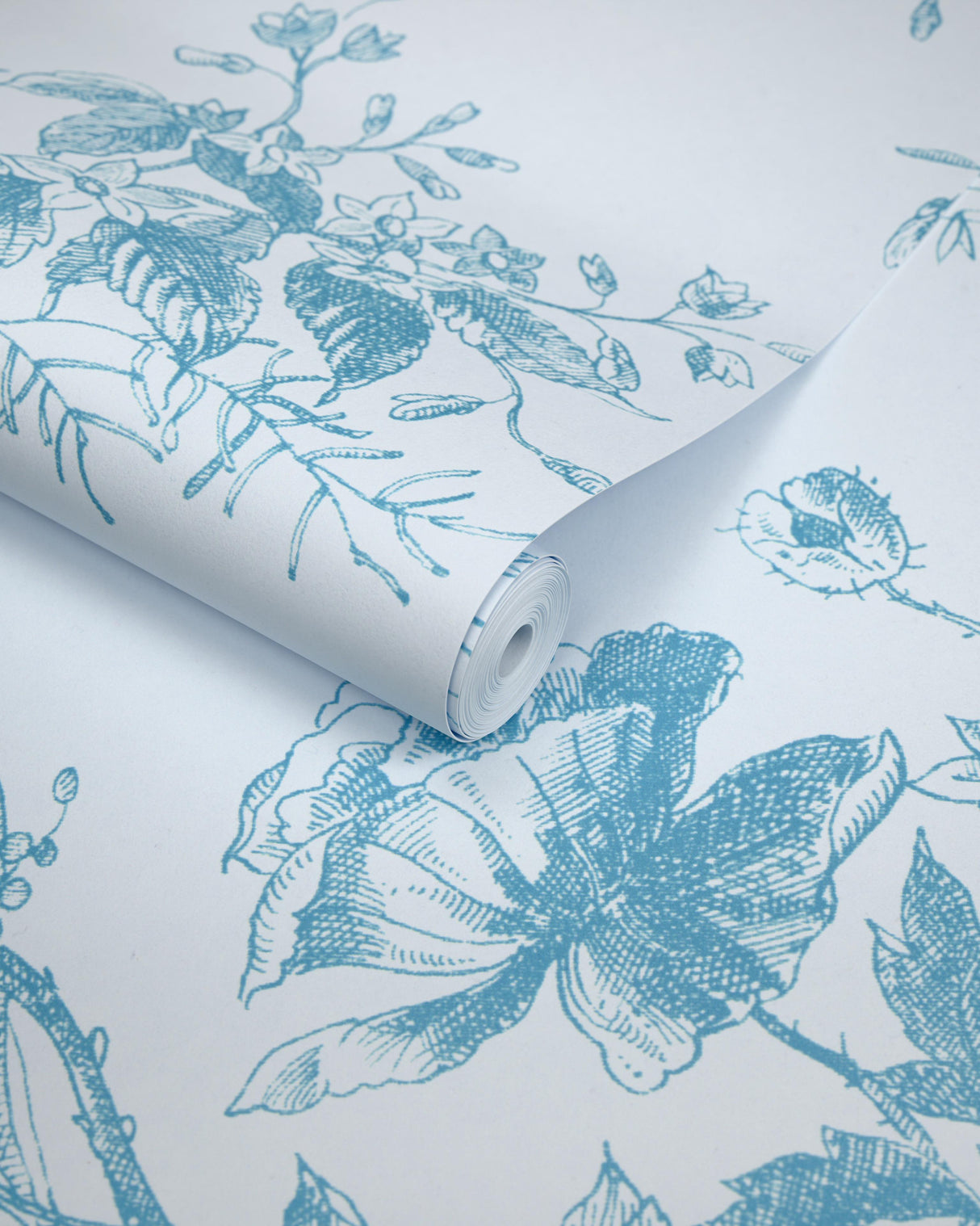 Lee Jofa TEA ROSE TOILE WP BLUE Wallpaper