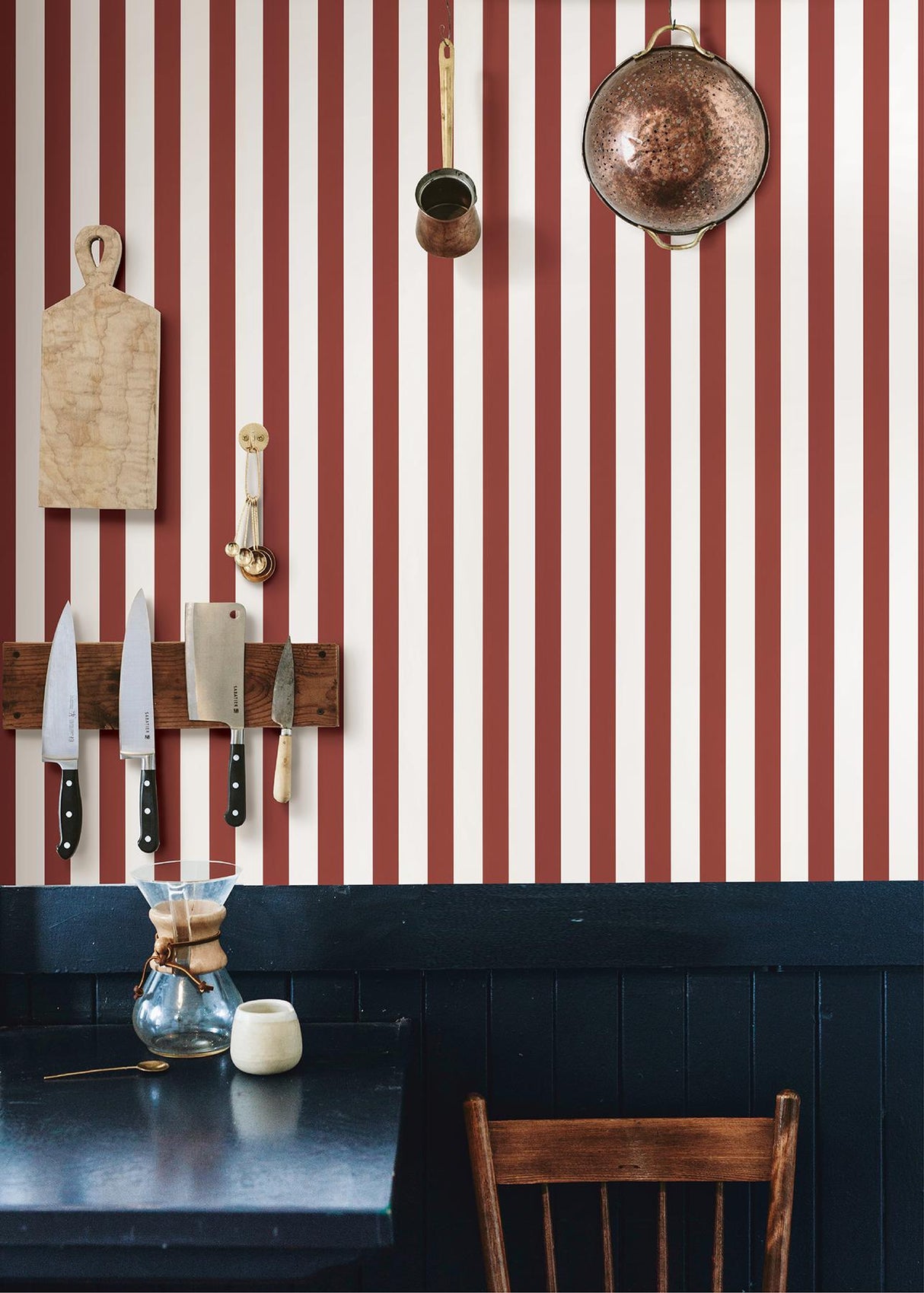 York Hattie Red Cityscape Straightipe Wallpaper