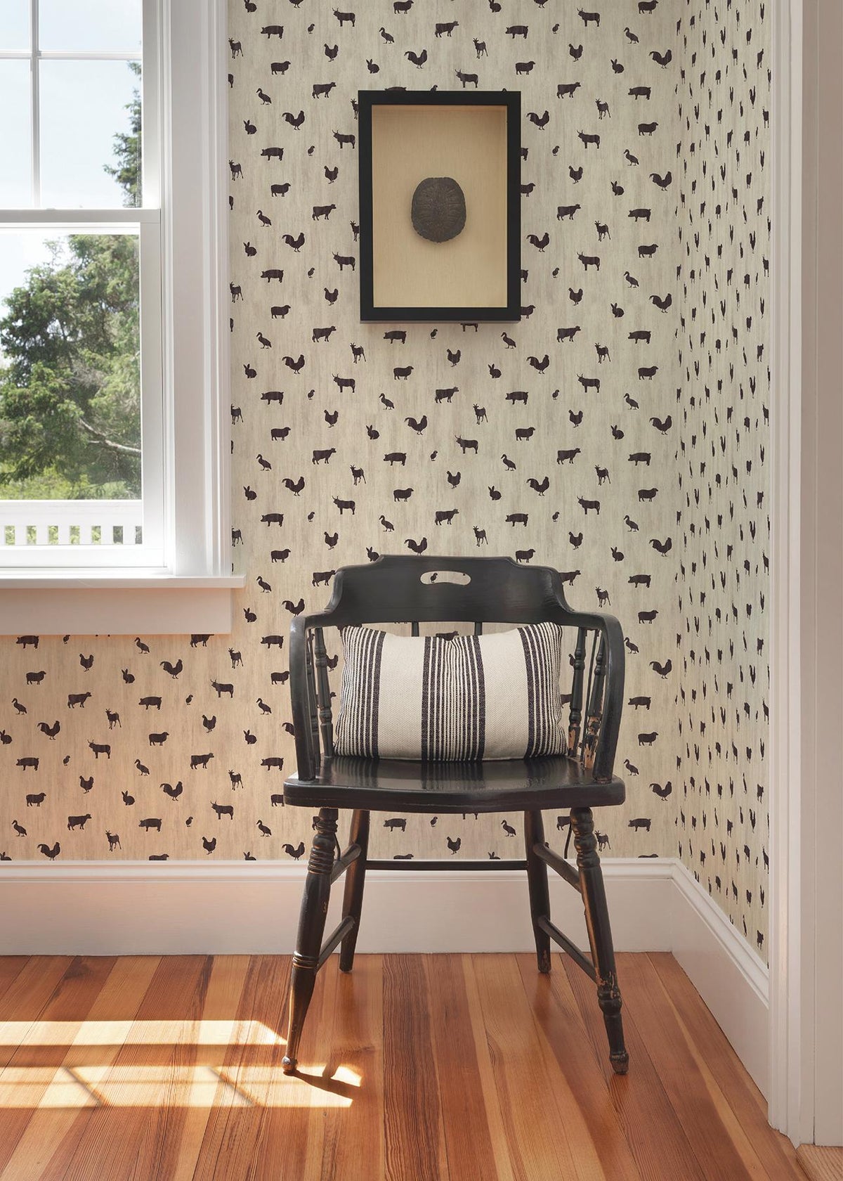 York Farnhan Black Animal Toss Wallpaper