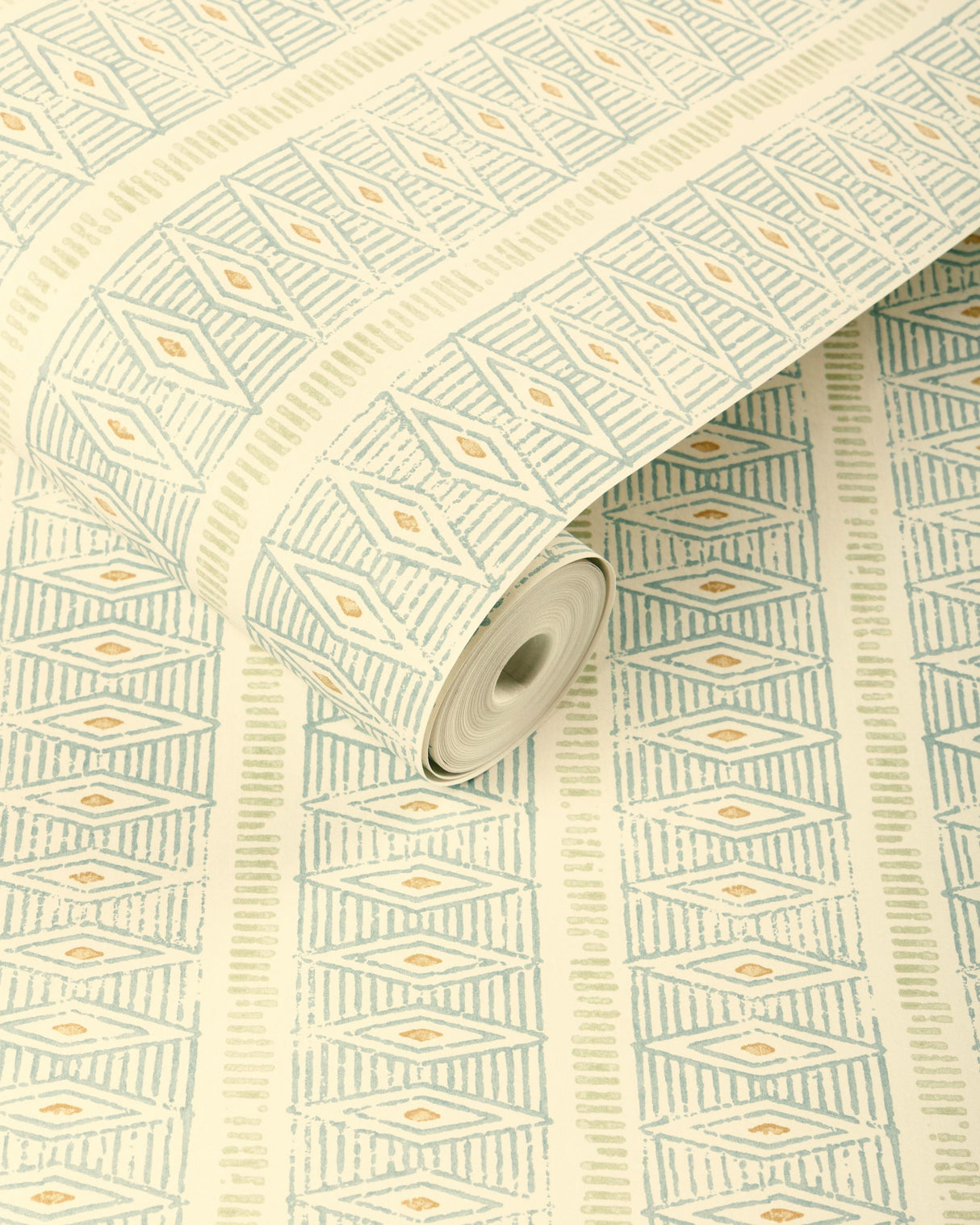 Lee Jofa HAWKINS WC SKY Wallpaper