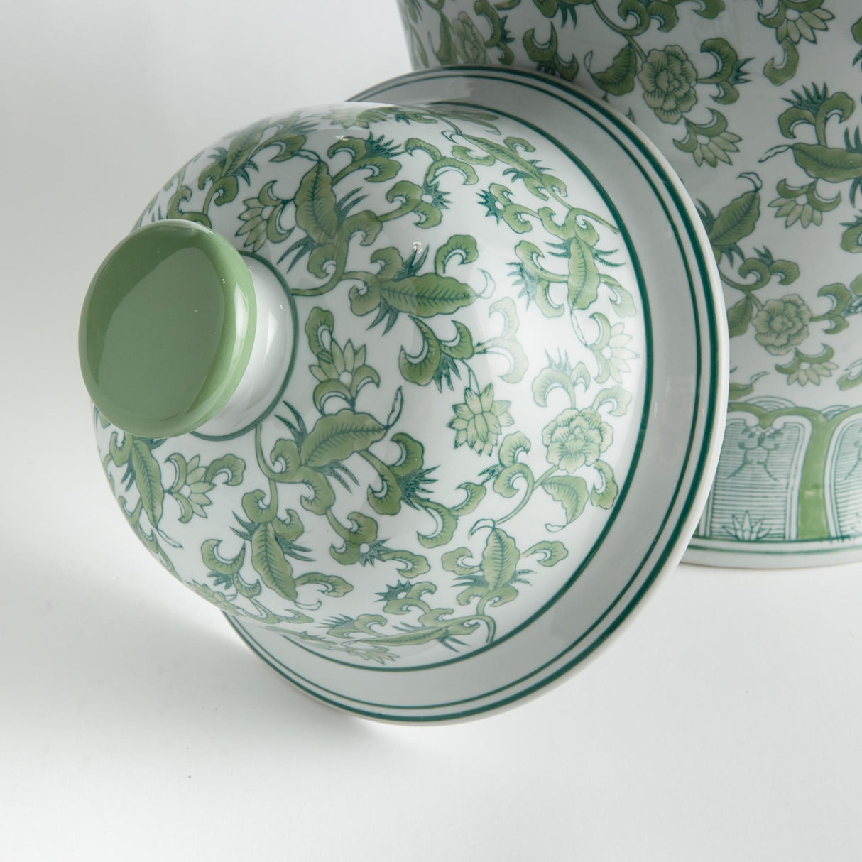 Napa  IMPERIAL BLOSSOM GRANDE LIDDED GINGER JAR
