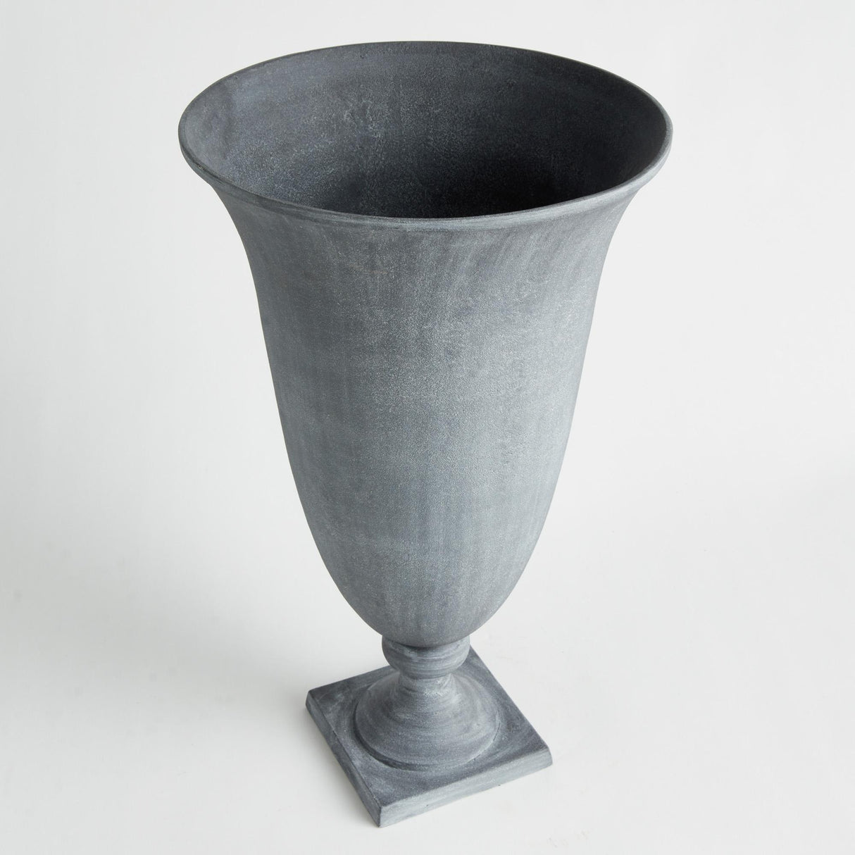 Napa  TERRAZZA FOOTED URN
