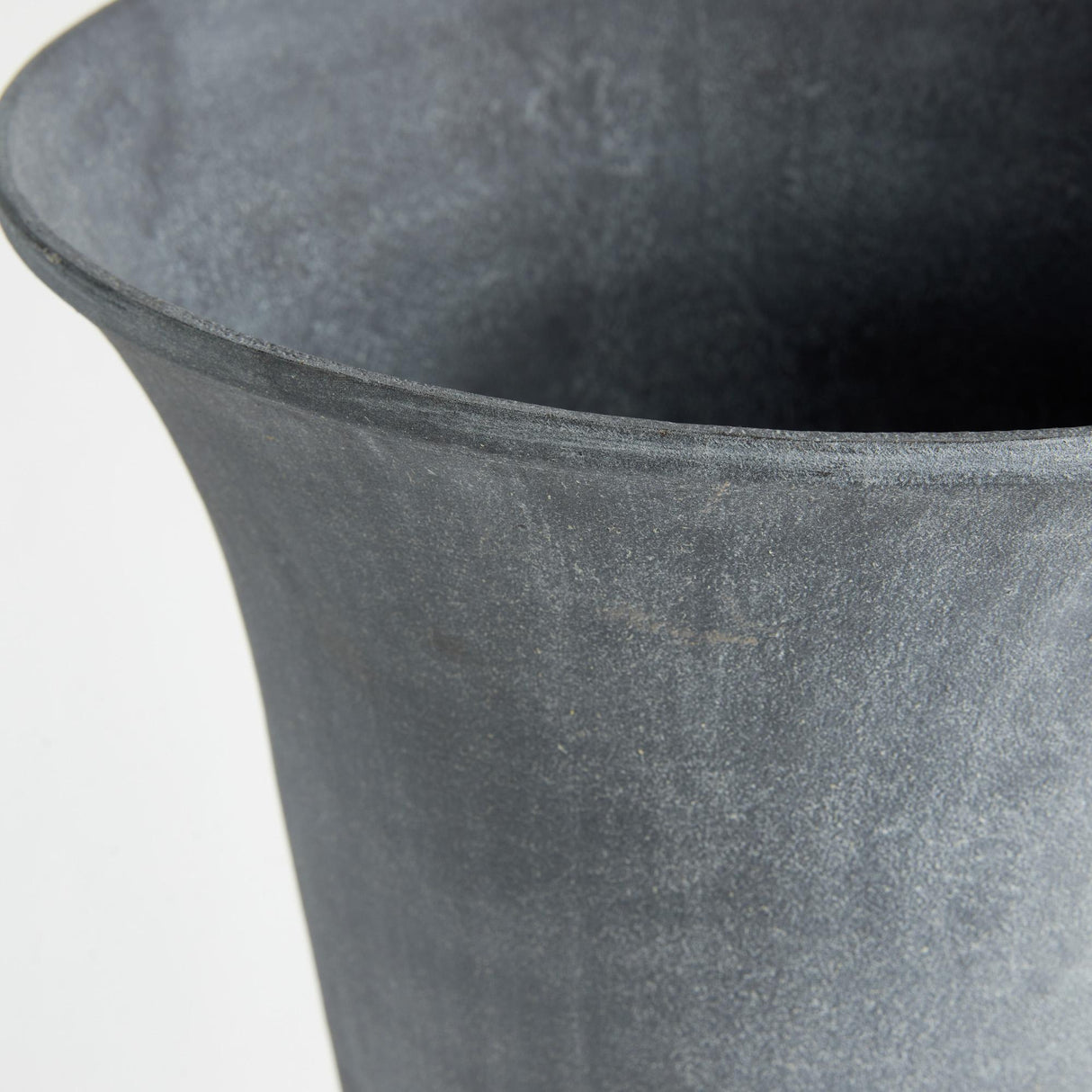 Napa  TERRAZZA FOOTED URN