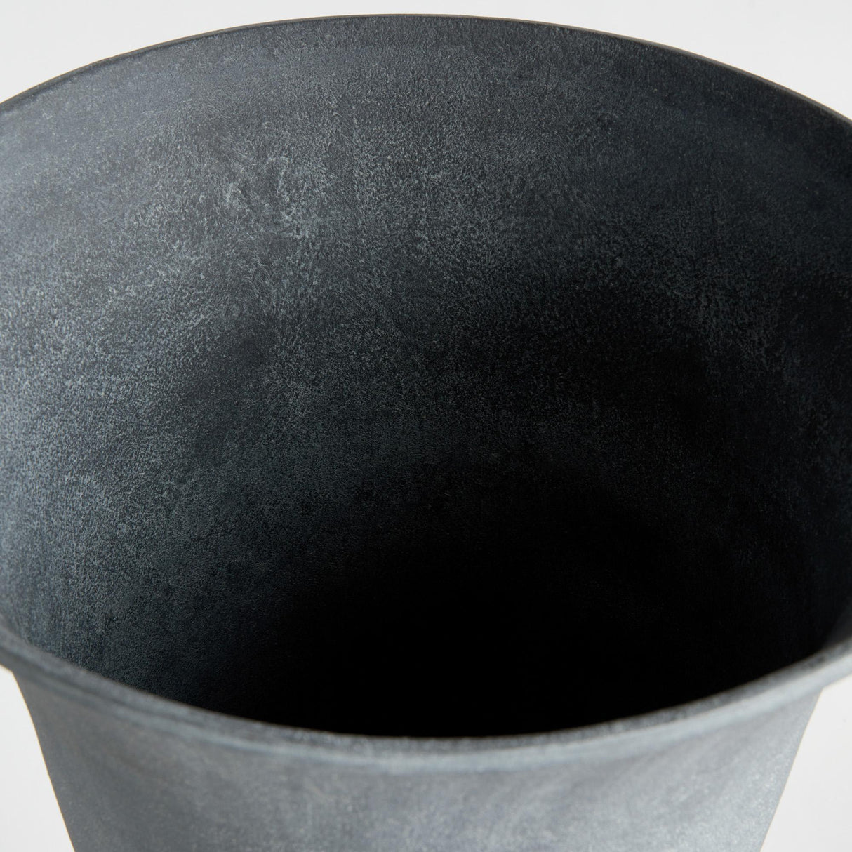 Napa  TERRAZZA FOOTED URN