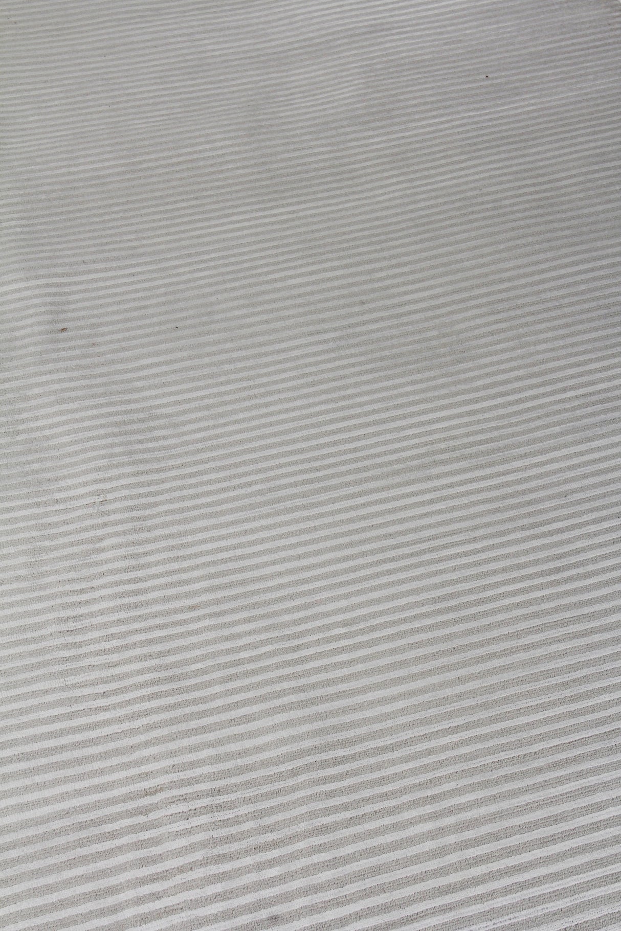 Exquisite Rugs Metro Velvet hand-knotted Wool/Viscose 3012 Light Gray 10' x 8' Area Rug