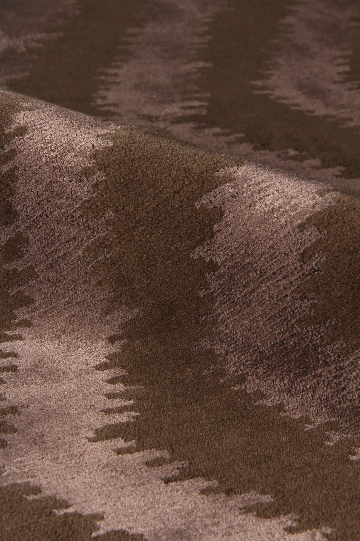 Exquisite Rugs Vero hand-knotted Wool/Bamboo Silk 3127 Chocolate 10' x 8' Area Rug