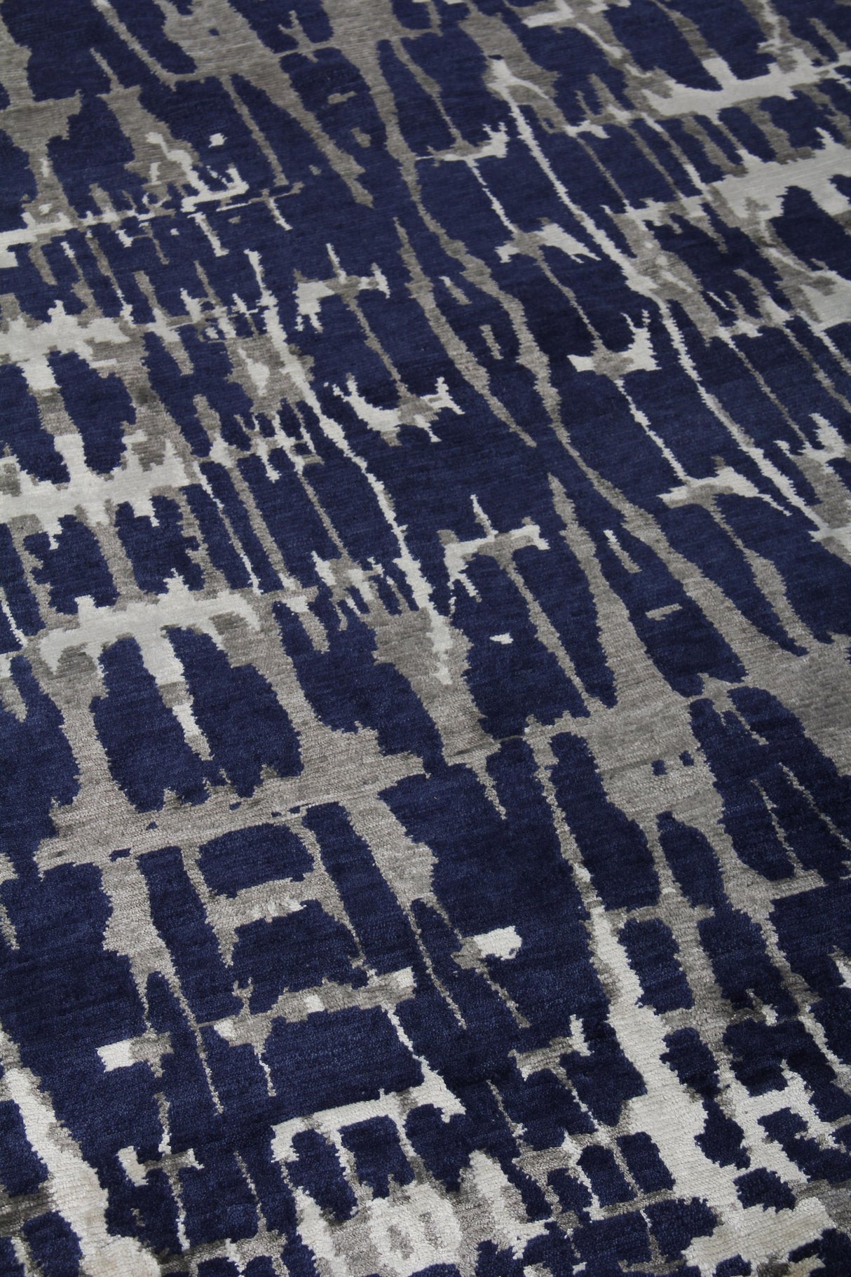 Exquisite Rugs Vertigo hand-knotted Wool/Bamboo Silk 3133 Navy/Gray/Ivory 10' x 8' Area Rug
