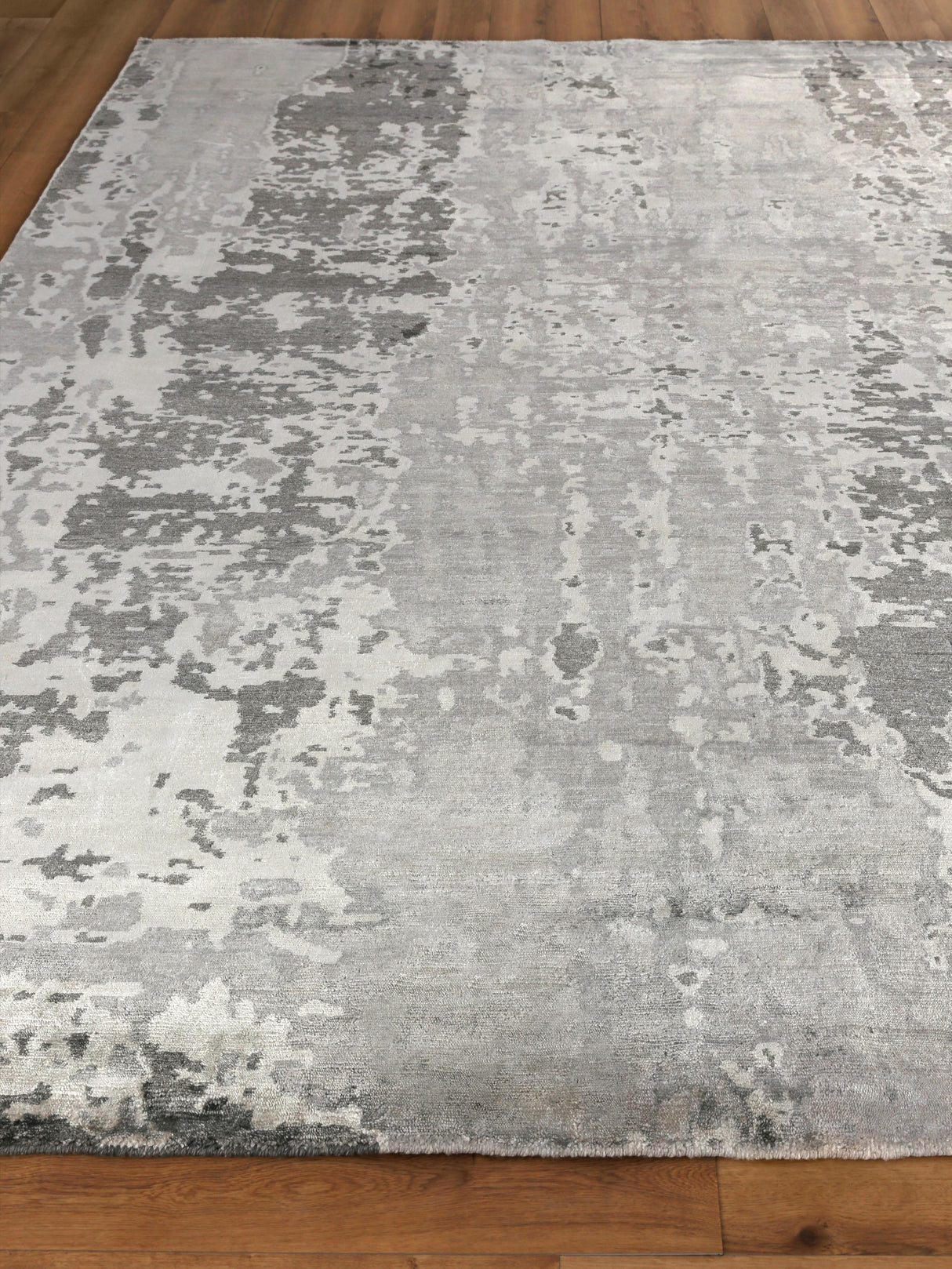 Exquisite Rugs Bamboo Silk hand-knotted Bamboo Silk 4526 Gray/Silver 14' x 3' Area Rug
