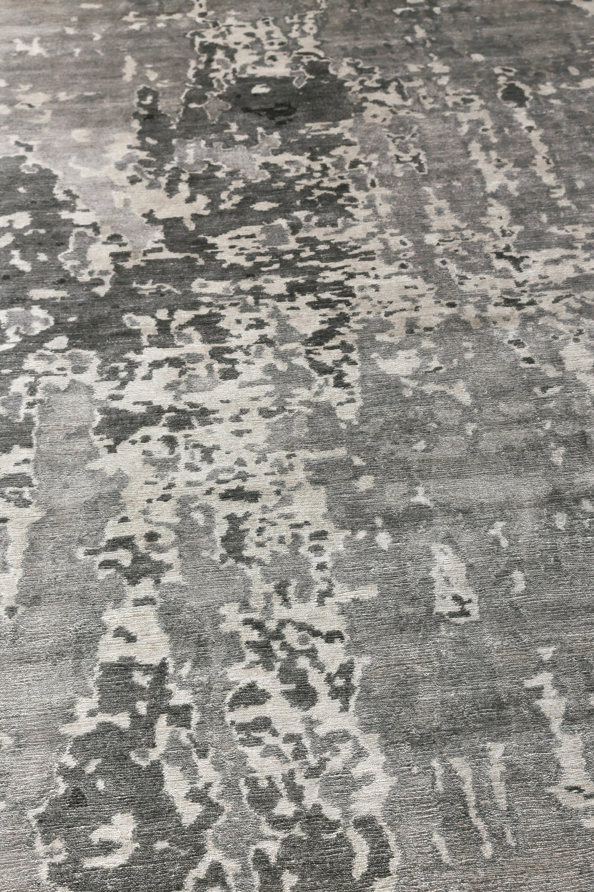 Exquisite Rugs Bamboo Silk hand-knotted Bamboo Silk 4526 Gray/Silver 14' x 3' Area Rug