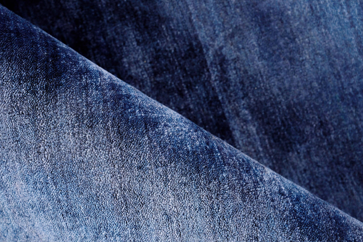Exquisite Rugs The Blues handloomed Bamboo Silk 4975 Navy 10' x 8' Area Rug