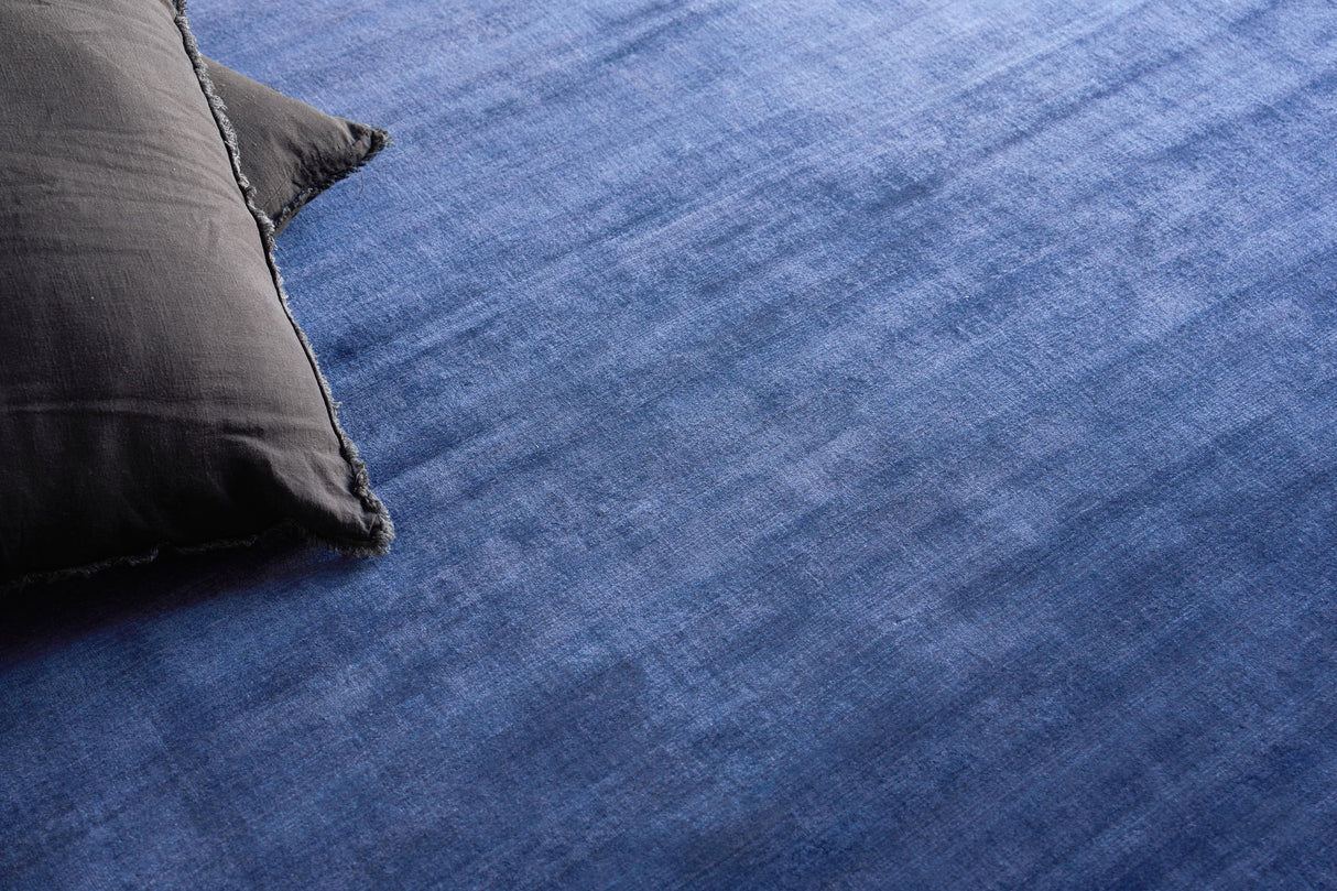 Exquisite Rugs The Blues handloomed Bamboo Silk 4975 Navy 12' x 9' Area Rug