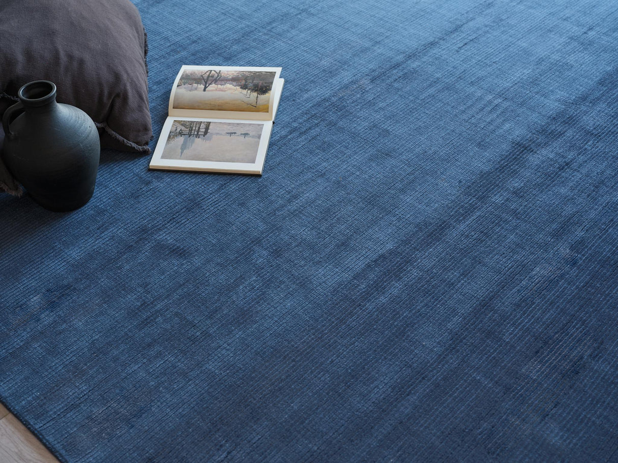 Exquisite Rugs The Blues handloomed Bamboo Silk 4977 Navy 10' x 8' Area Rug