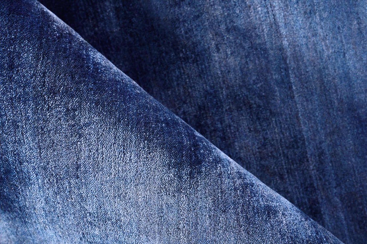 Exquisite Rugs The Blues handloomed Bamboo Silk 4978 Navy 12' x 9' Area Rug