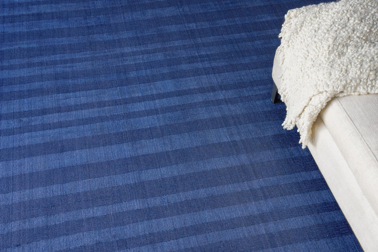 Exquisite Rugs The Blues handloomed Bamboo Silk 4978 Navy 12' x 9' Area Rug